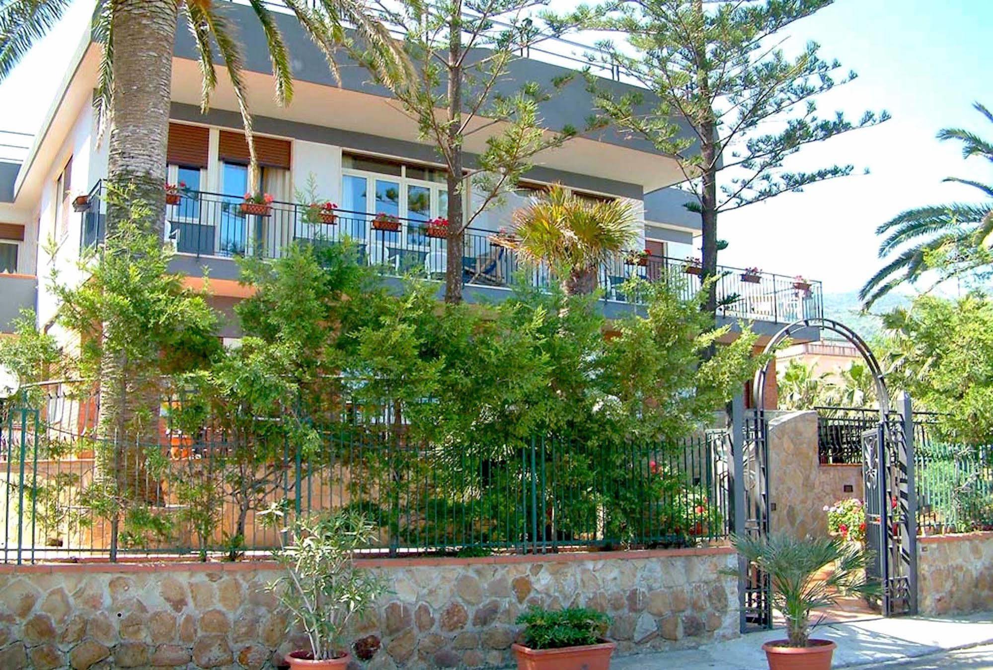 Villa Gaia Hotel Cefalu Bagian luar foto